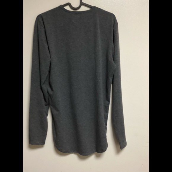 Cuts Elongated Crew long sleeve Shirts - Small - Picture 2 of 2